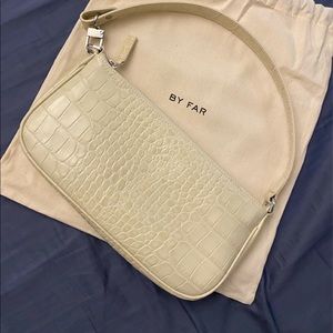 by FAR Rachel baguette